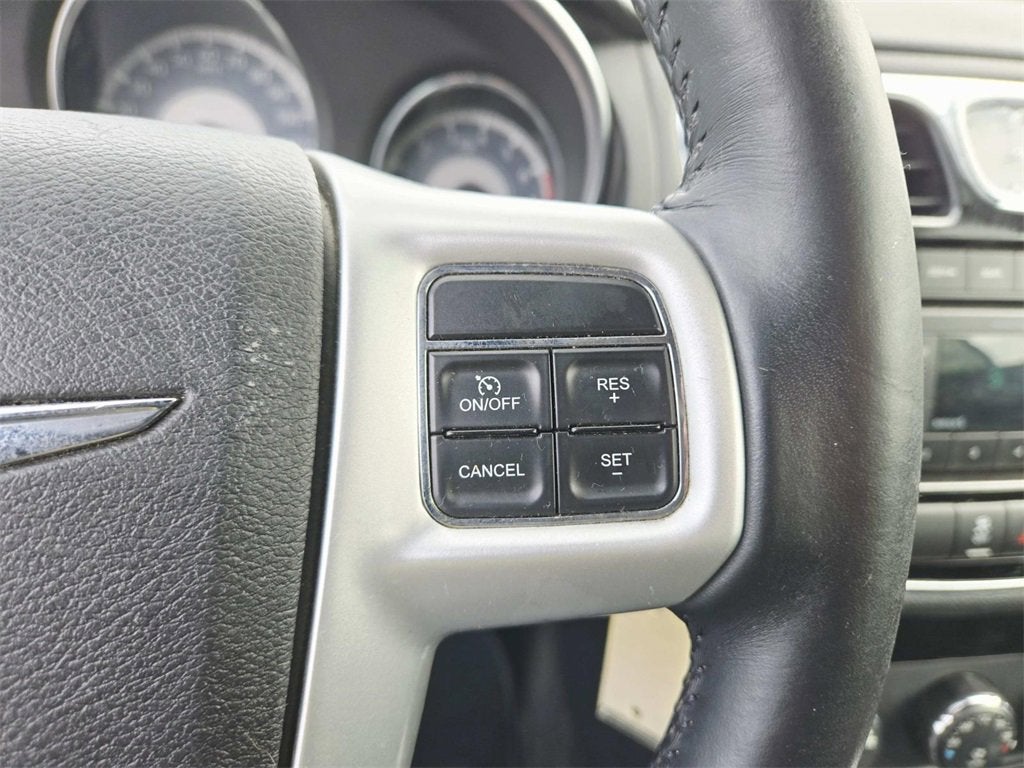 2012 Chrysler 200 Touring