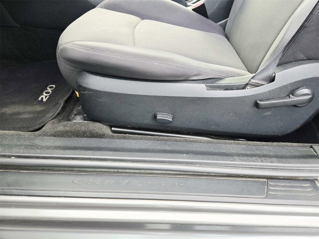 2012 Chrysler 200 Touring