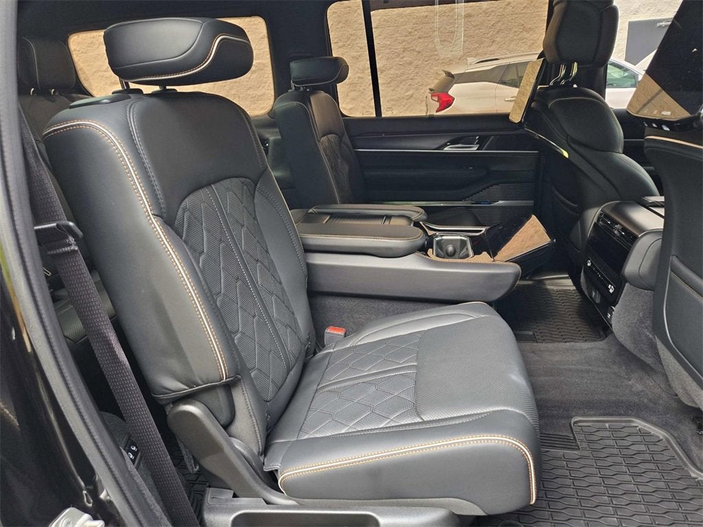 2024 Jeep Grand Wagoneer Series III Obsidian