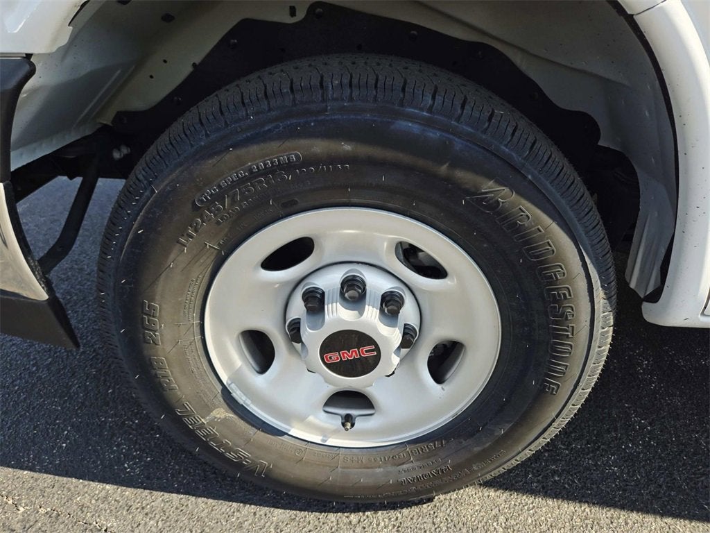 2025 GMC Savana Cutaway 3500 1WT