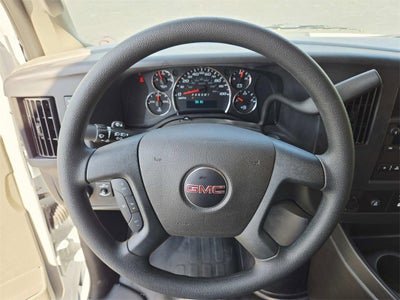 2025 GMC Savana Cutaway 3500 1WT