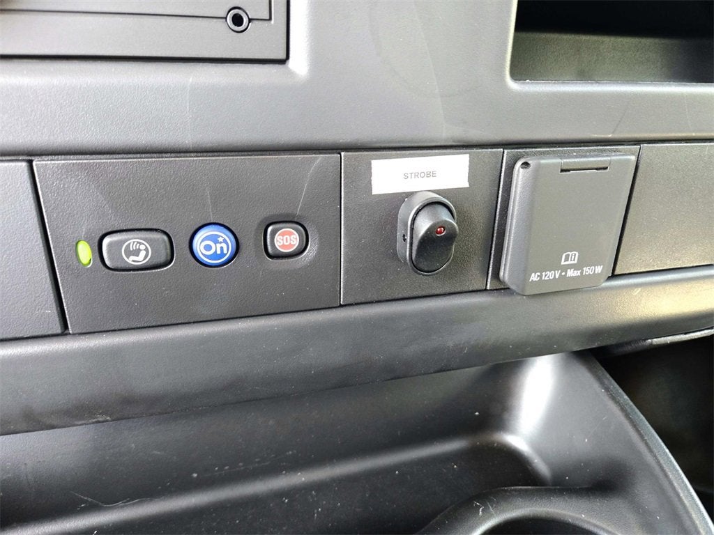 2025 GMC Savana Cutaway 3500 1WT