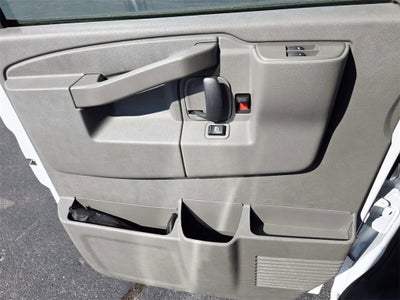 2025 GMC Savana Cutaway 3500 1WT