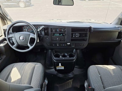 2025 GMC Savana Cutaway 3500 1WT