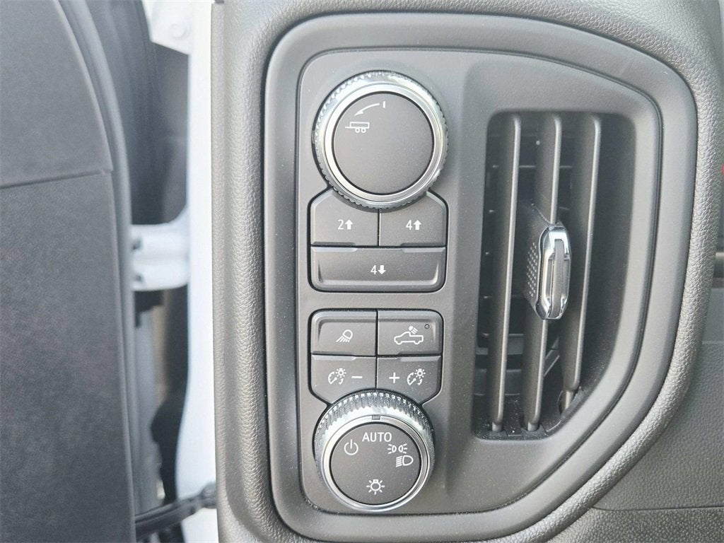 2025 GMC Sierra 3500 HD Chassis Cab Pro