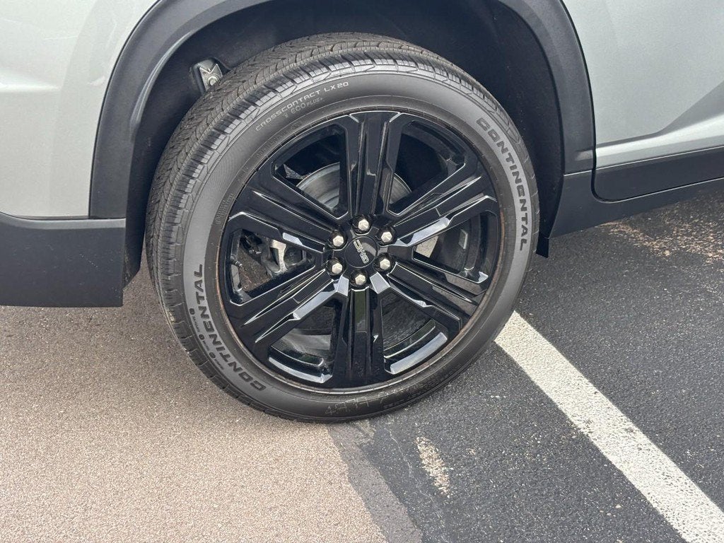 2027 GMC Acadia Elevation