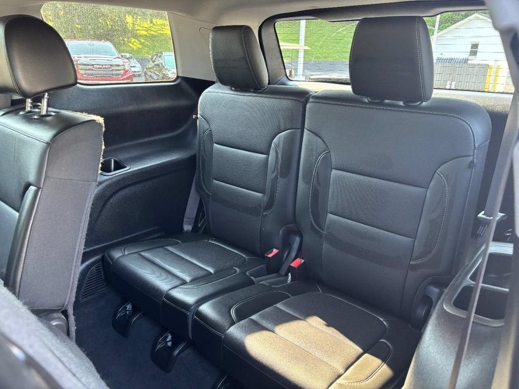 2021 GMC Acadia SLT