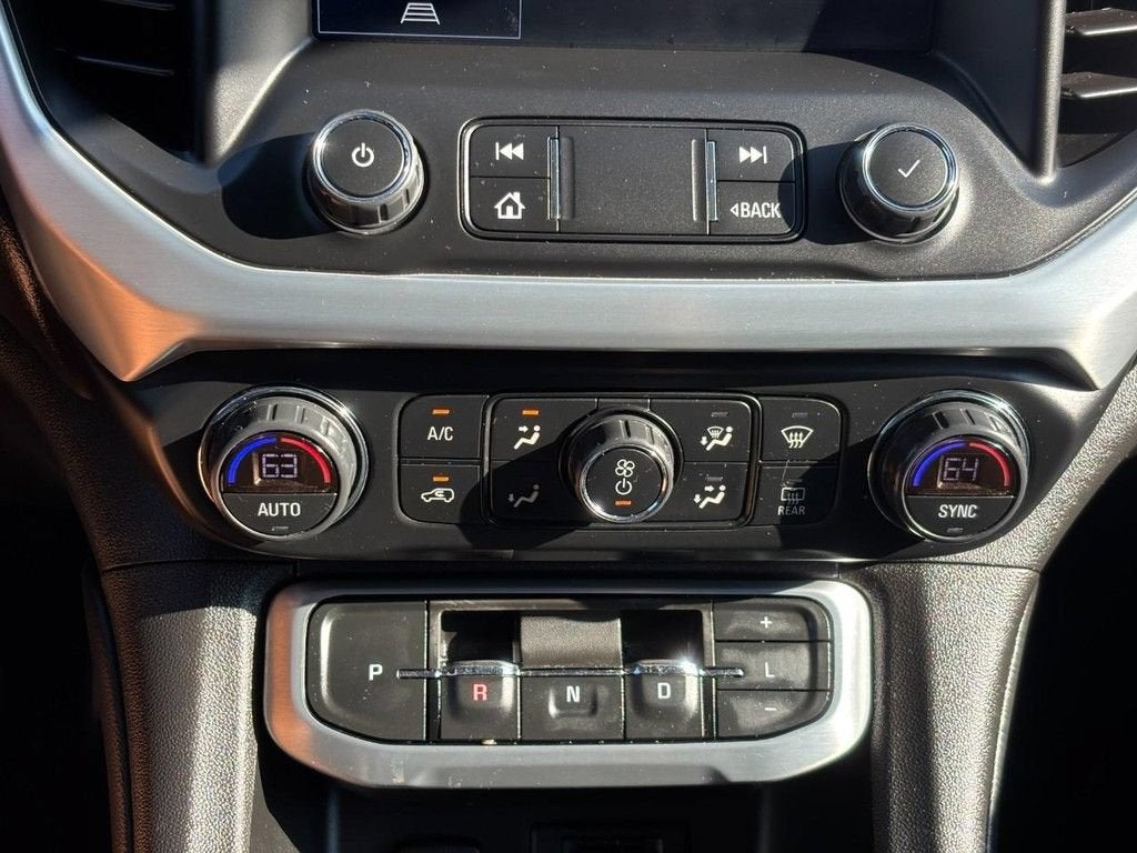 2021 GMC Acadia SLT