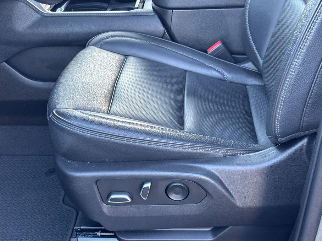 2023 GMC Yukon XL Denali - Photo 16