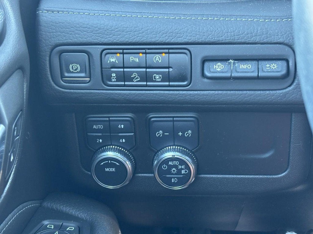 2023 GMC Yukon XL Denali - Photo 18