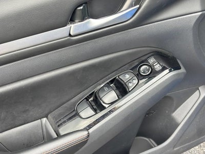 2025 Nissan Altima SR FWD