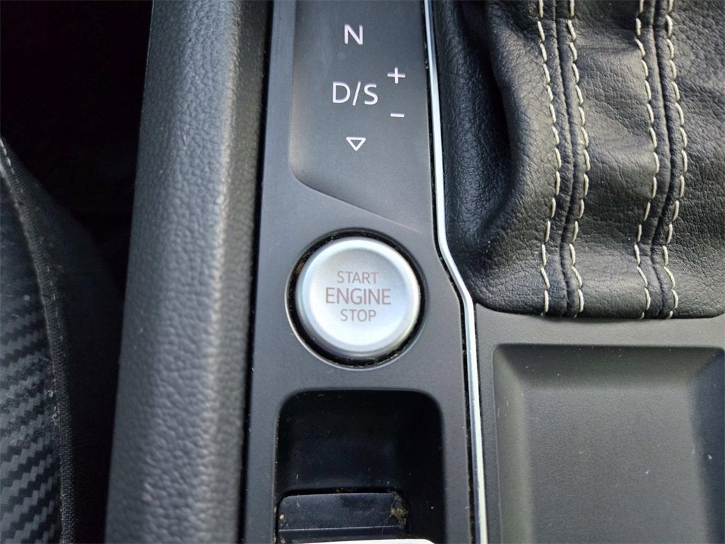 2021 Volkswagen Atlas Cross Sport 3.6L V6 SE w/Technology R-Line