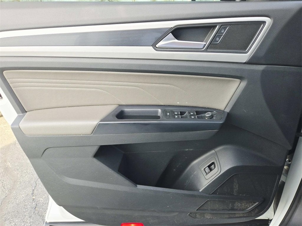 2021 Volkswagen Atlas Cross Sport 3.6L V6 SE w/Technology R-Line