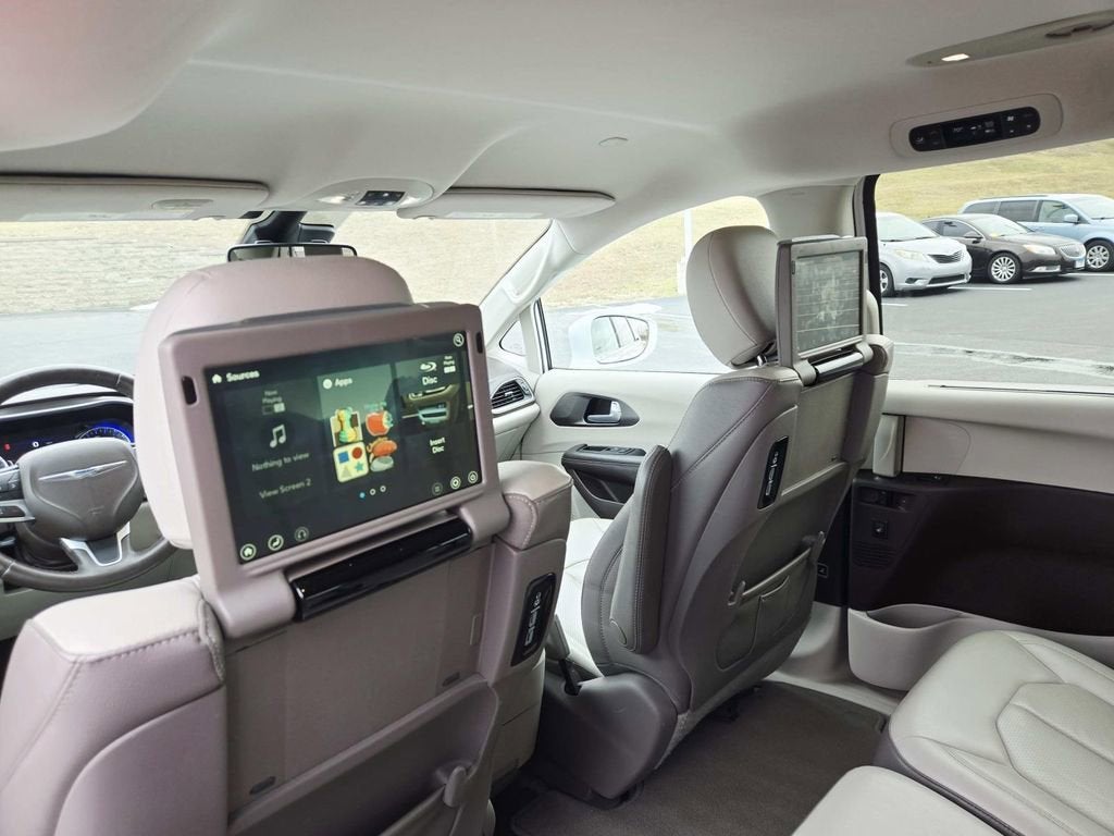 2017 Chrysler Pacifica Touring-L Plus