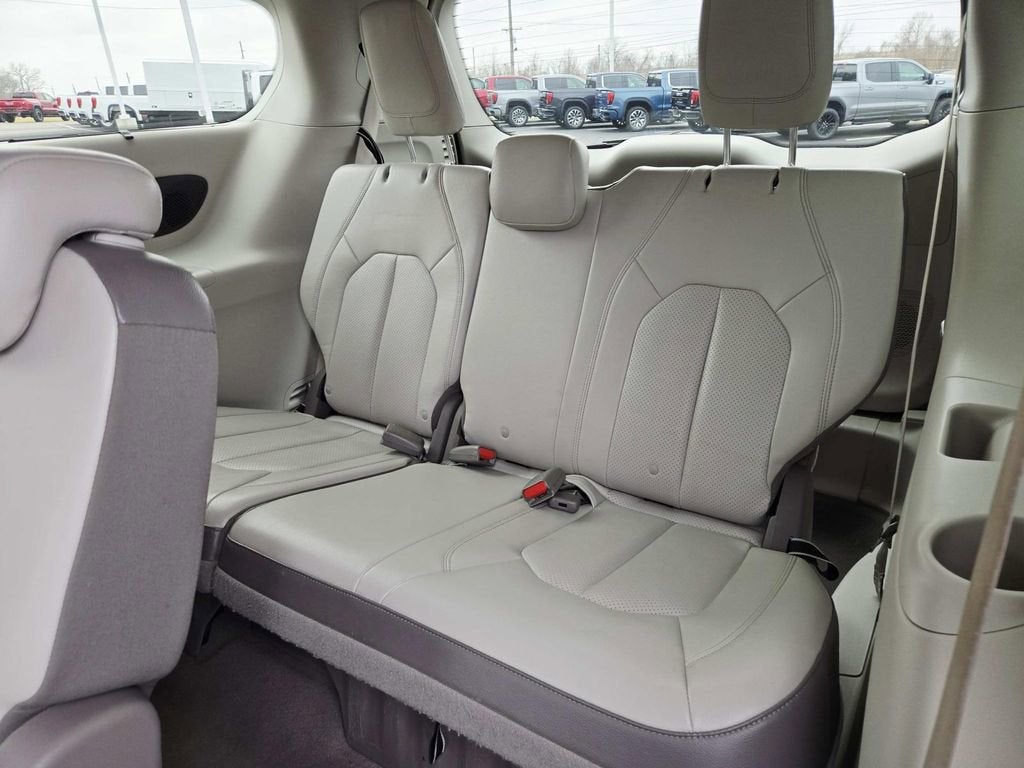 2017 Chrysler Pacifica Touring-L Plus