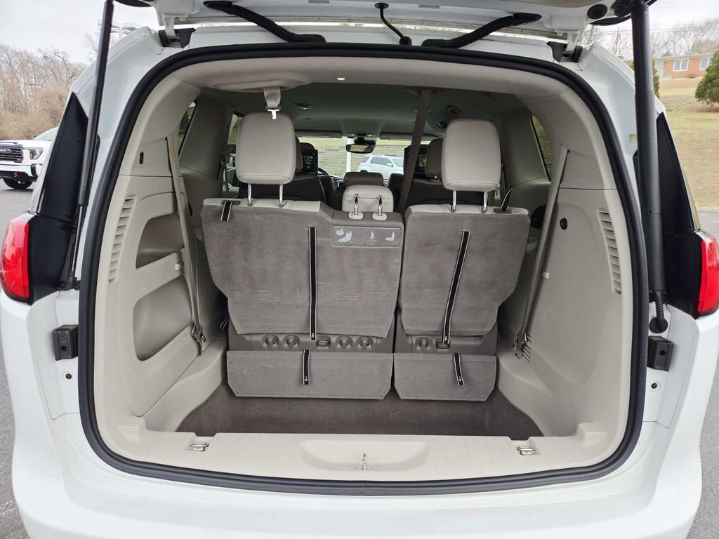 2017 Chrysler Pacifica Touring-L Plus