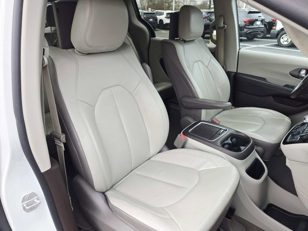 2017 Chrysler Pacifica Touring-L Plus