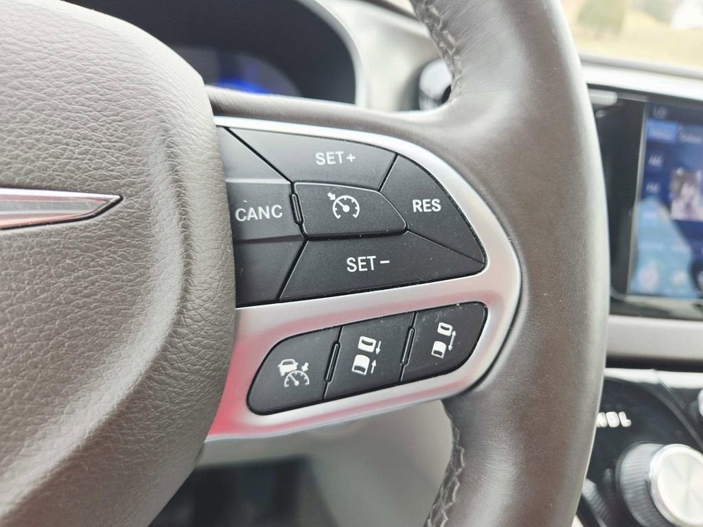 2017 Chrysler Pacifica Touring-L Plus