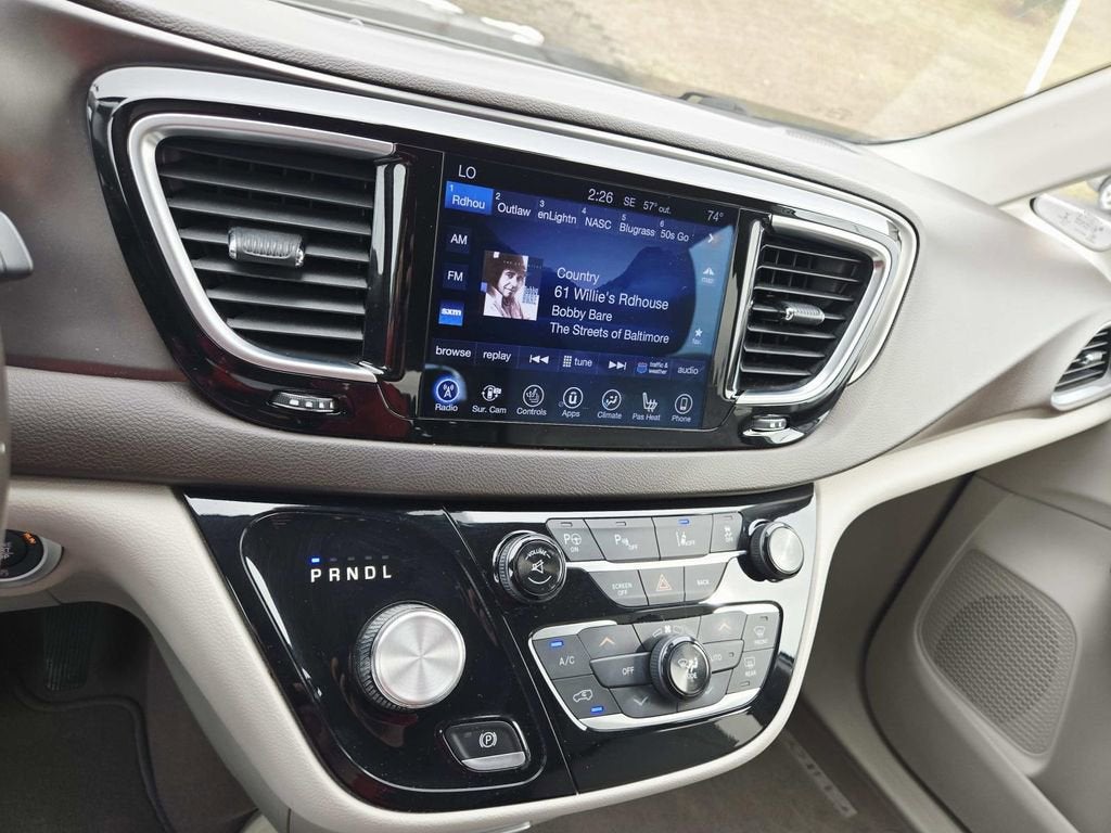 2017 Chrysler Pacifica Touring-L Plus