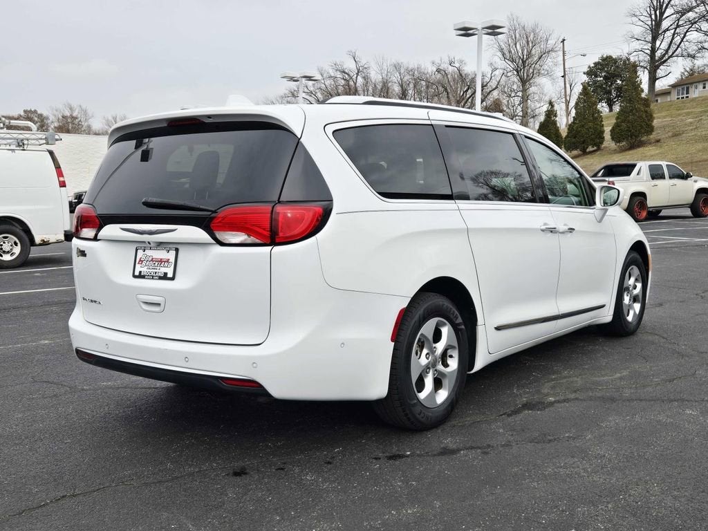 2017 Chrysler Pacifica Touring-L Plus