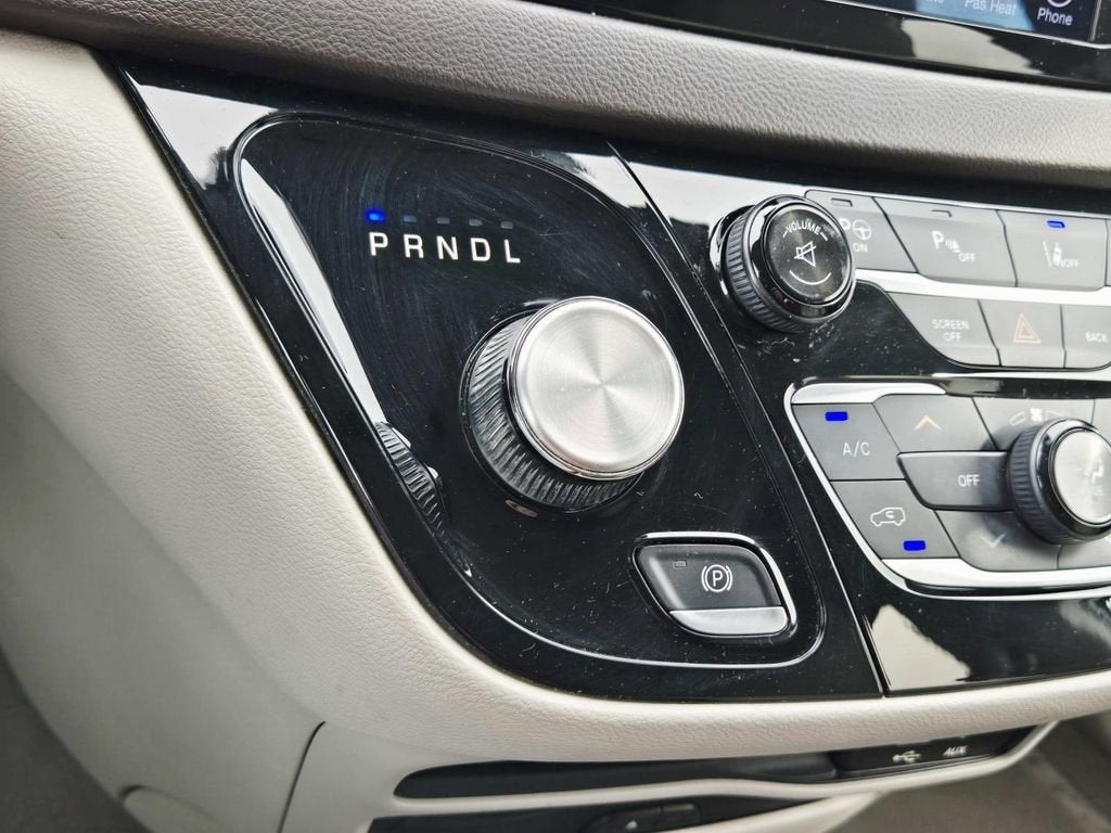 2017 Chrysler Pacifica Touring-L Plus