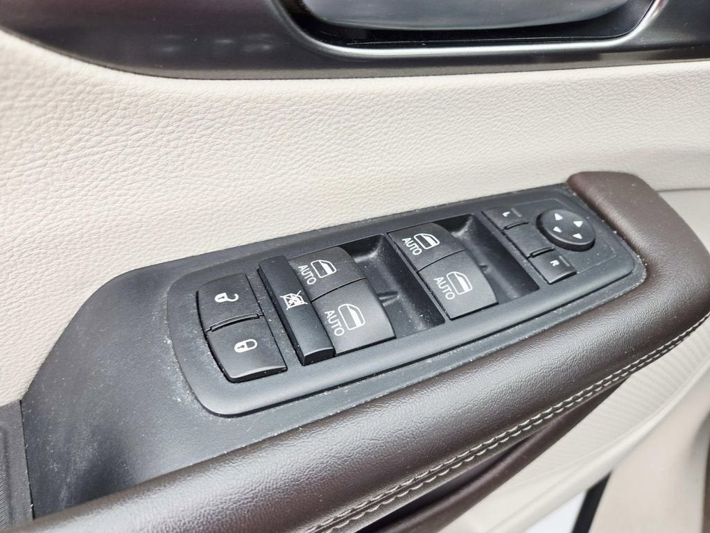 2017 Chrysler Pacifica Touring-L Plus