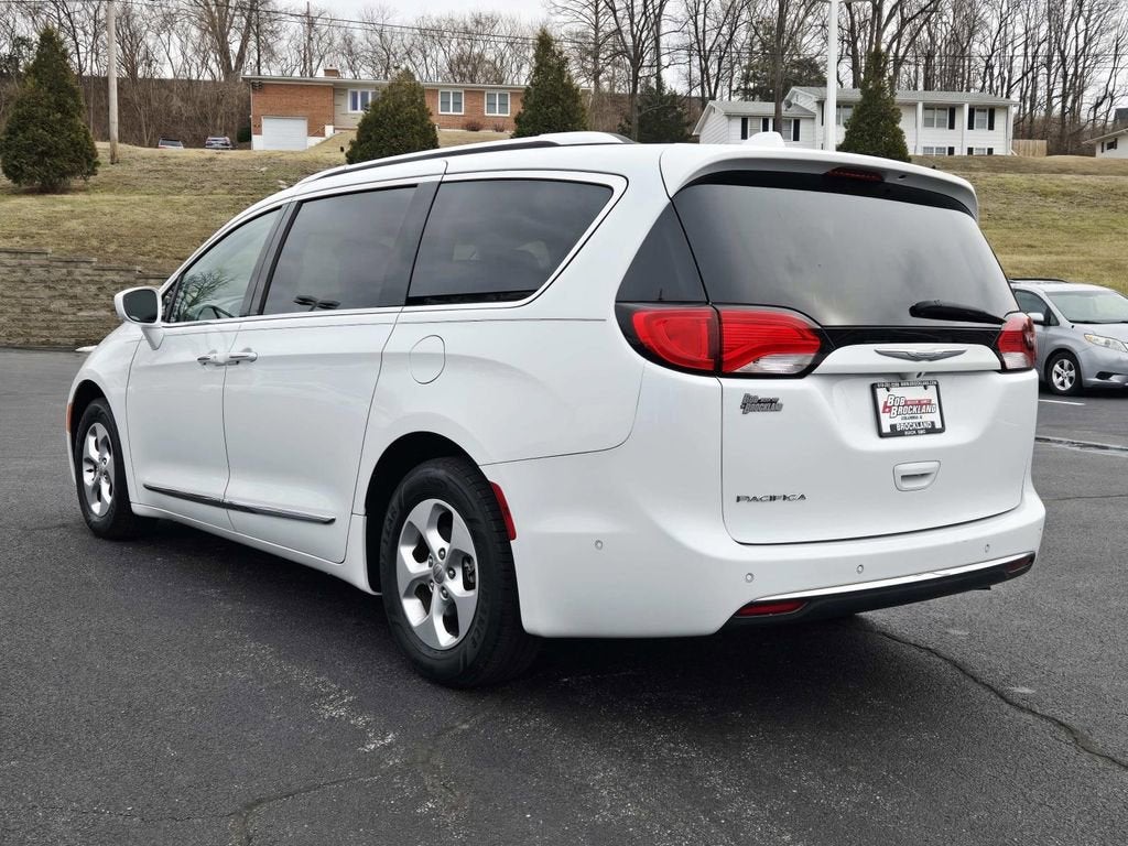 2017 Chrysler Pacifica Touring-L Plus