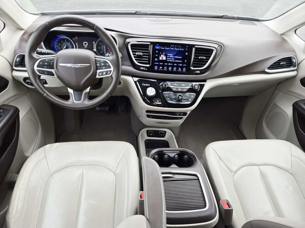 2017 Chrysler Pacifica Touring-L Plus