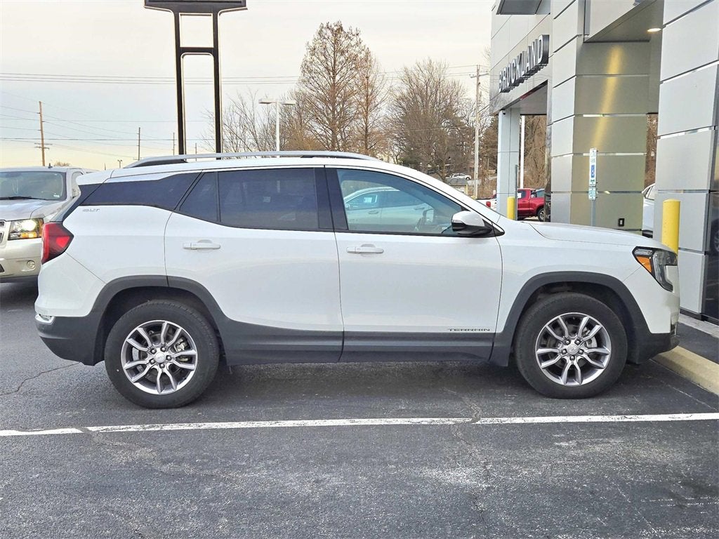 2023 GMC Terrain SLT