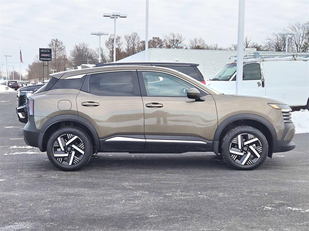 2025 Nissan Kicks SV