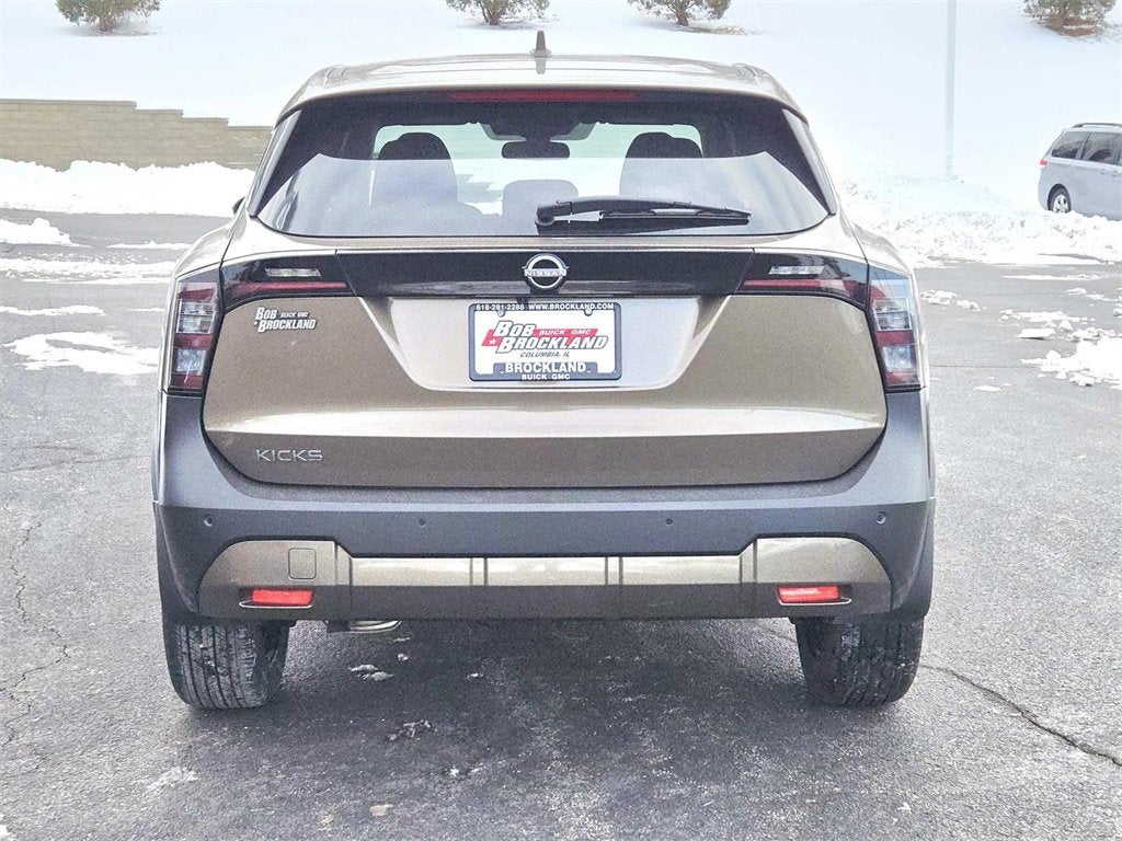 2025 Nissan Kicks SV