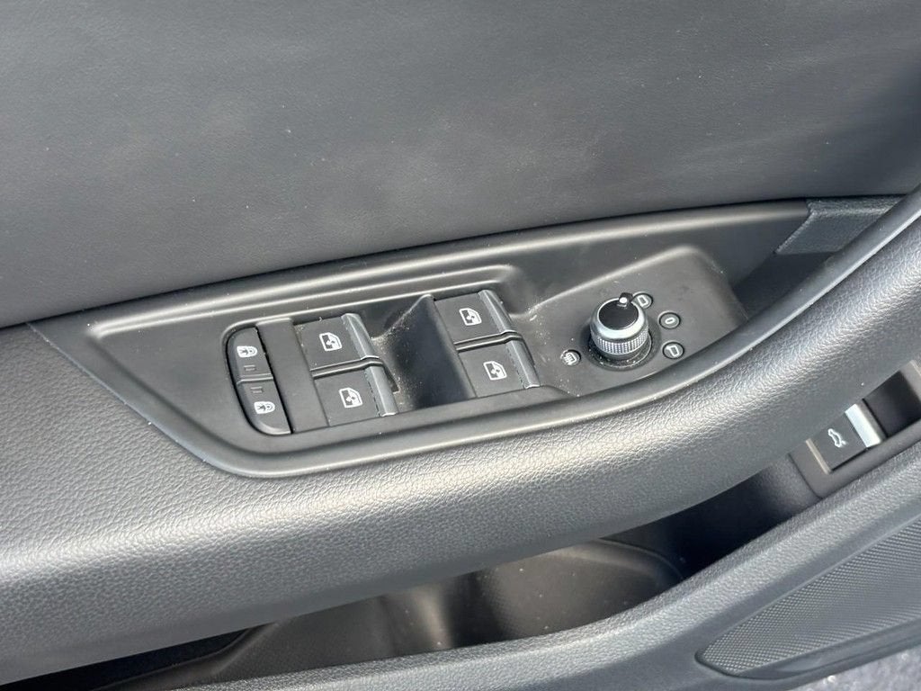 2023 Audi A4 Premium 40 TFSI quattro S tronic