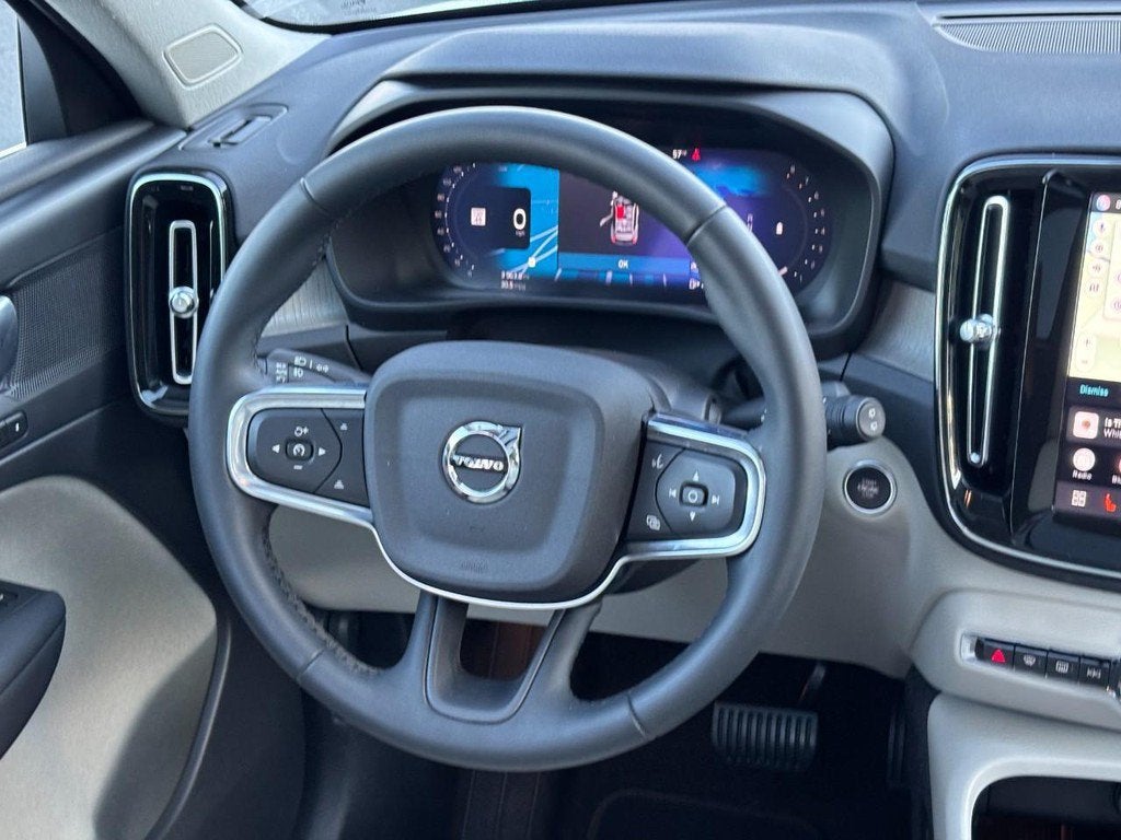 2023 Volvo XC40 Plus - Photo 12